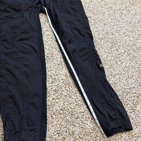 Lululemon Street to Studio Black Size 6 Women's Pants - Picture 5 of 9